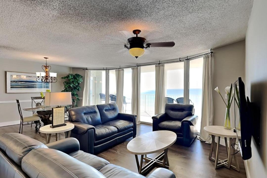 Photo of Livingroom in Long Beach
