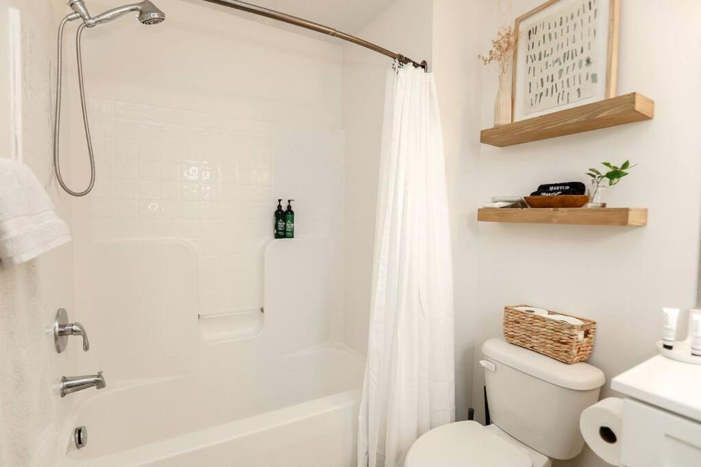 Photo of Bathroom in East Ocean View