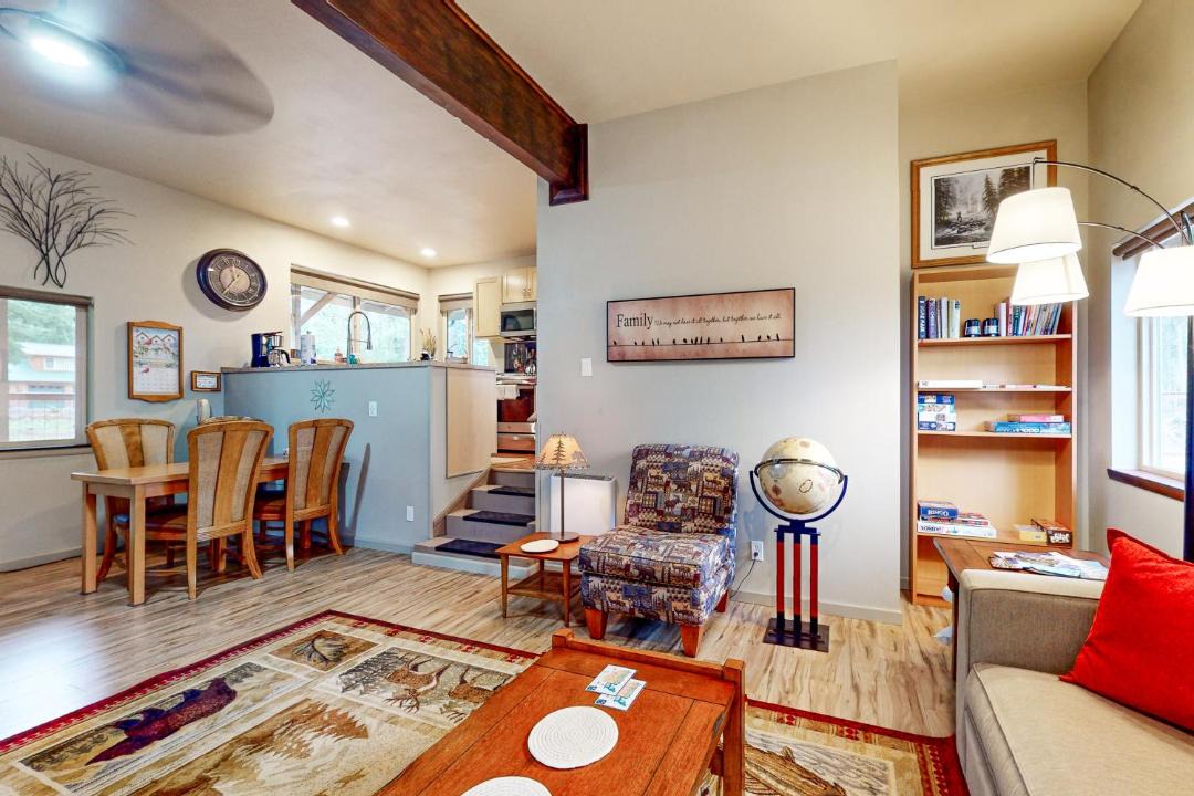 Photo of Livingroom in Ilwaco