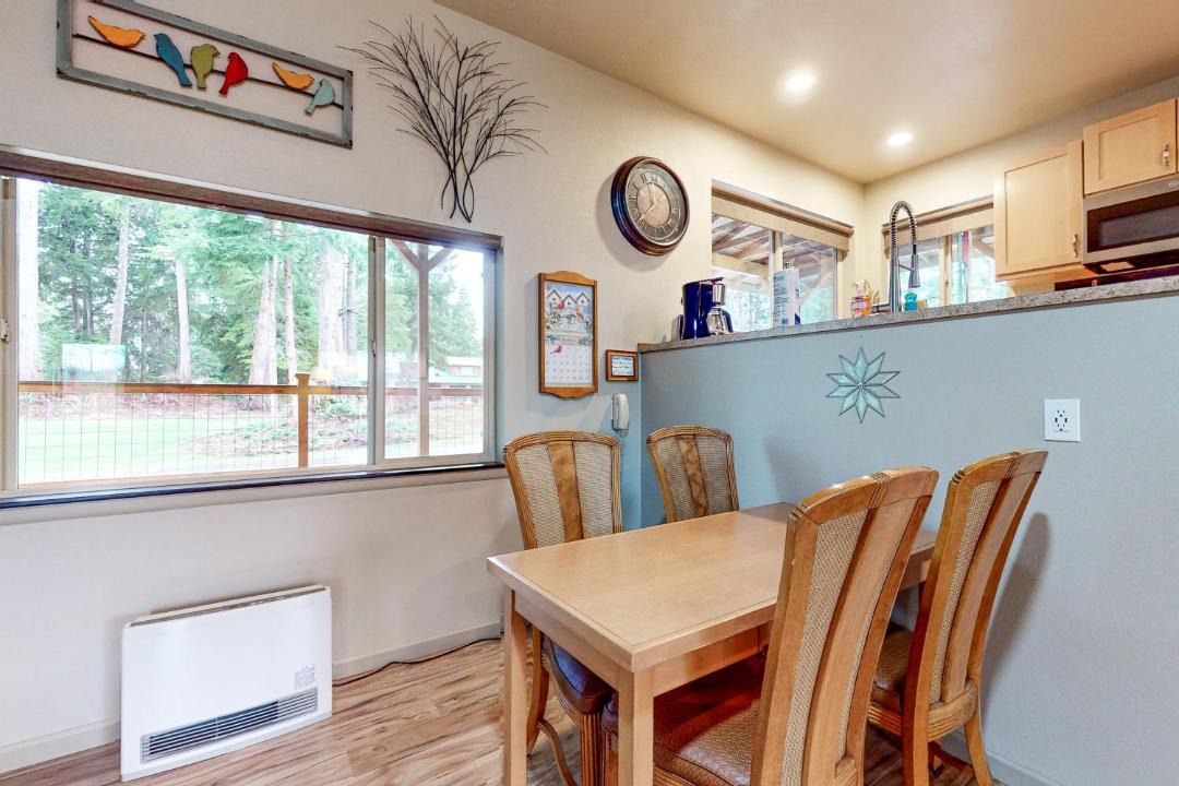 Photo of Livingroom in Ilwaco