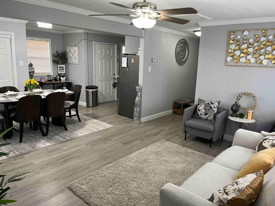 Photo of Livingroom in Hempstead