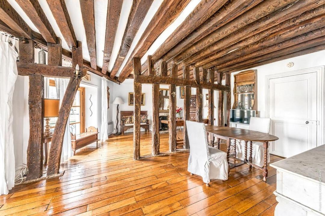 Photo of Livingroom in Notre Dame