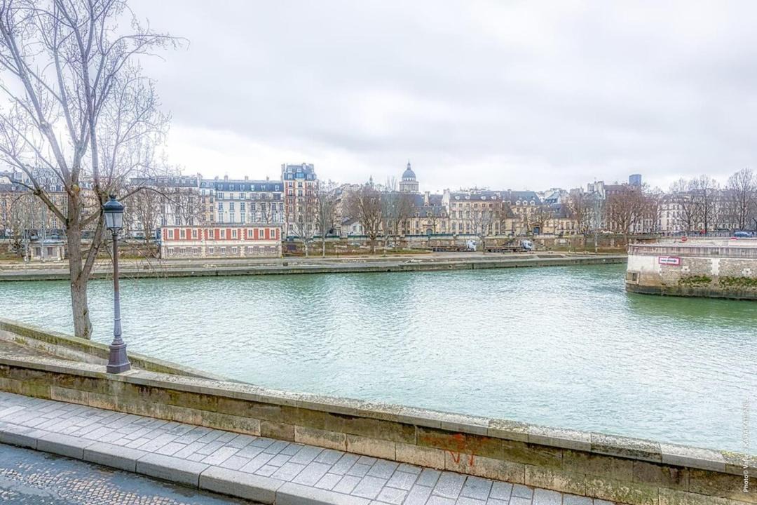 Photo of Others in Notre Dame