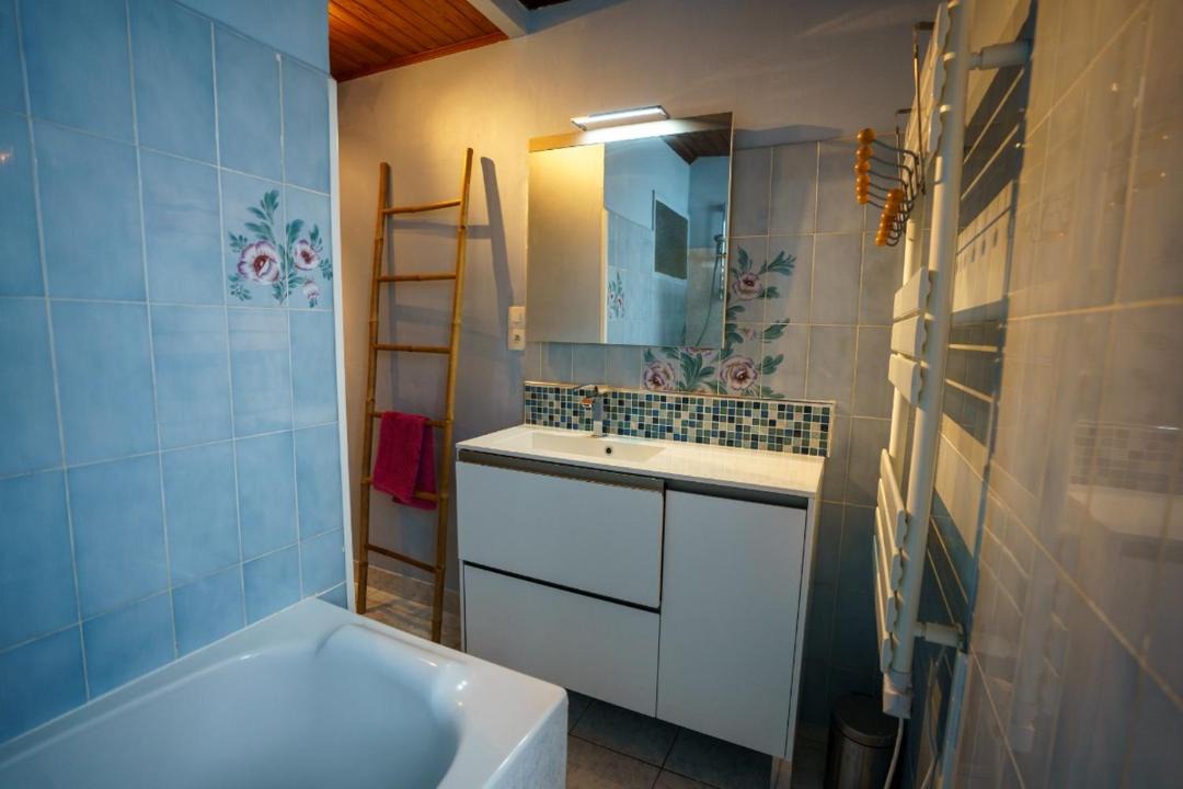 Photo of Others in Hirel