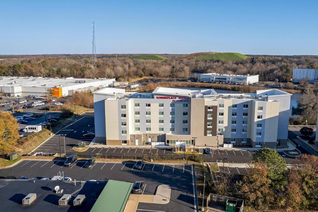 Photo of Buildings in Colonial Heights