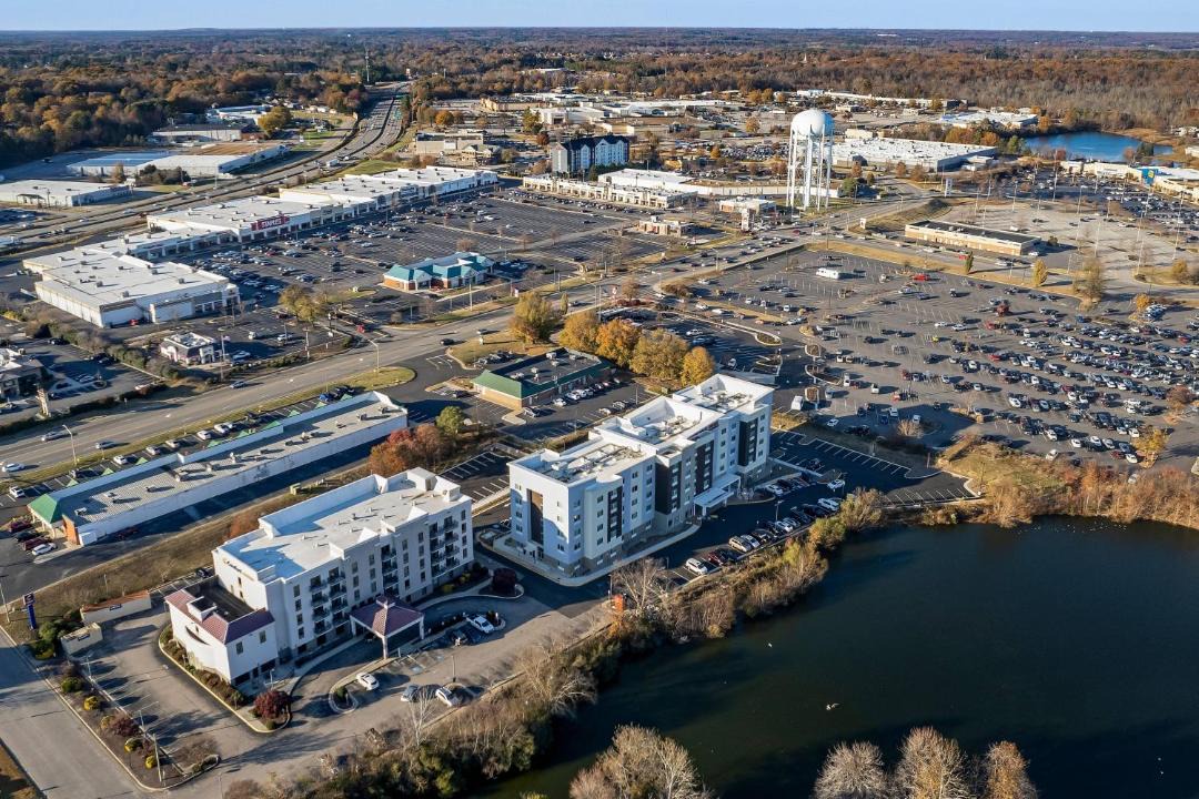 Photo of Buildings in Colonial Heights
