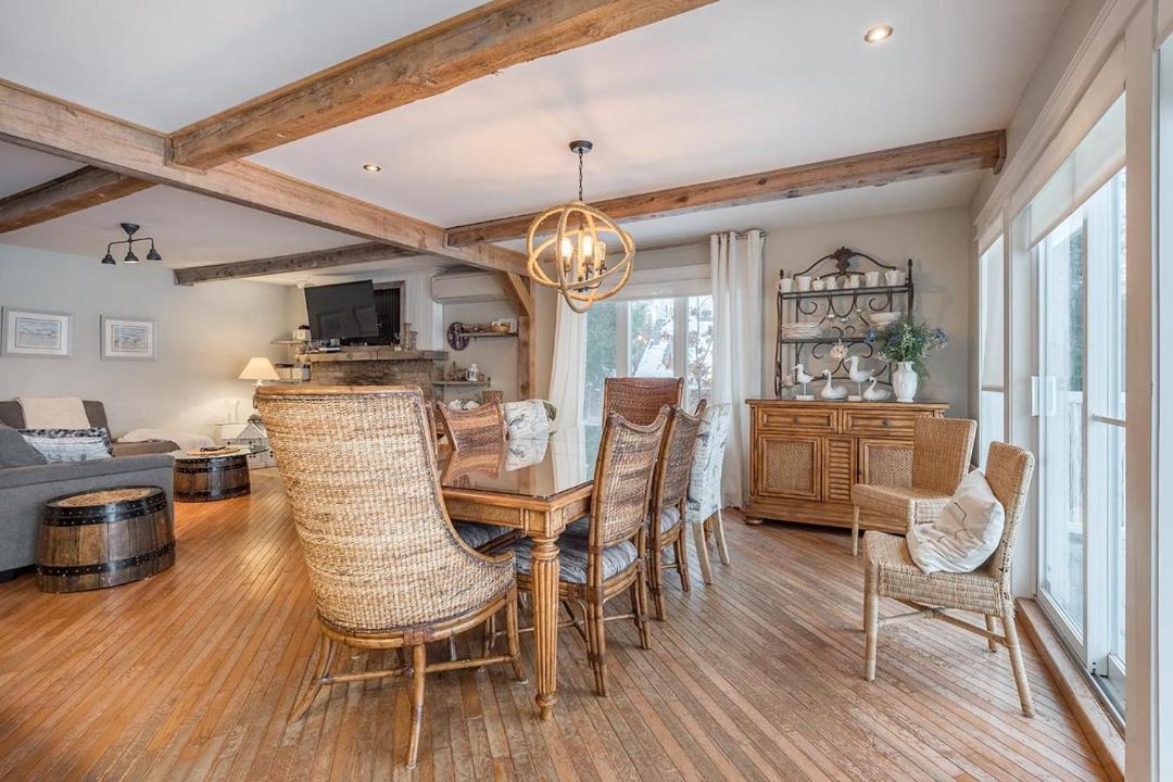 Photo of Livingroom in Chertsey