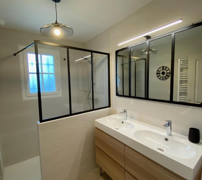 Photo of Bathroom in La Croix-en-Touraine