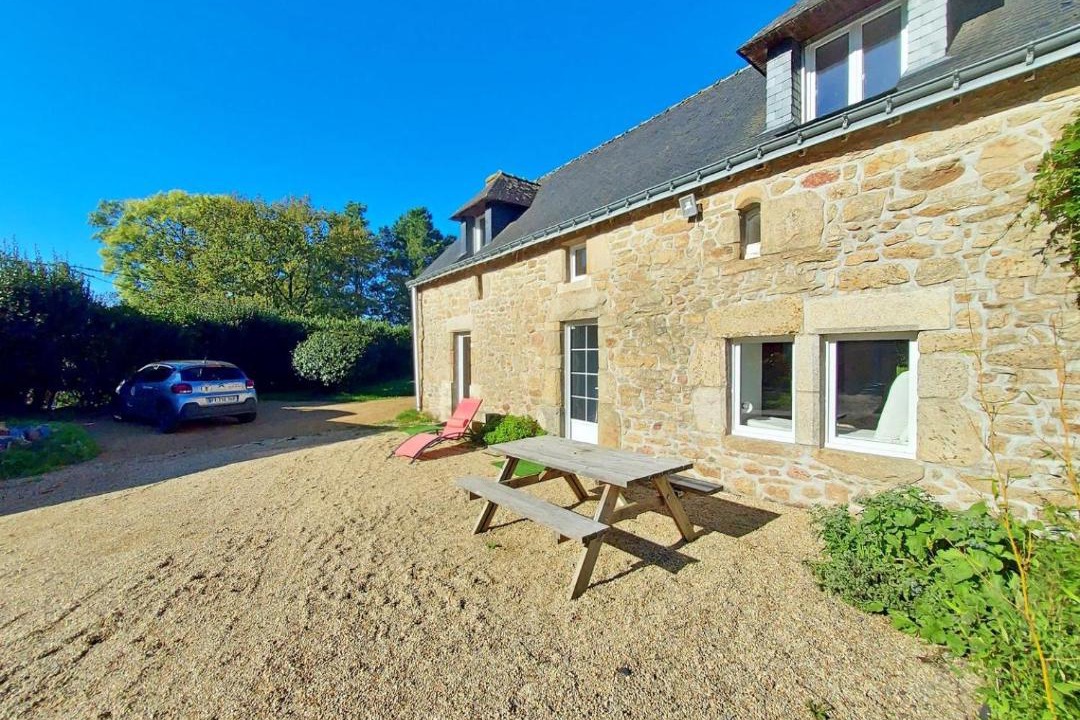 Photo of Buildings in Pluneret