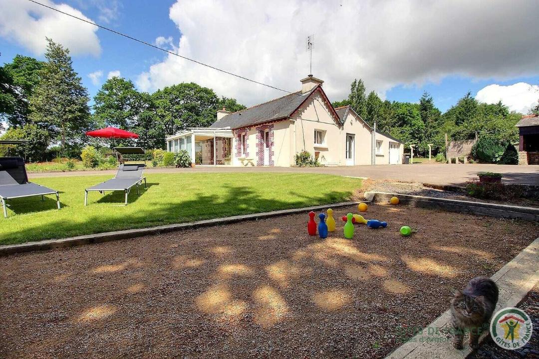 Photo of Others in Gausson