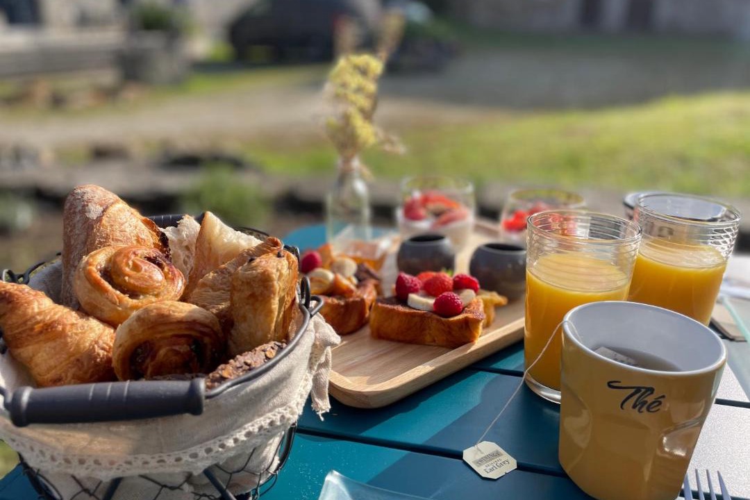 Photo of Others in Taden