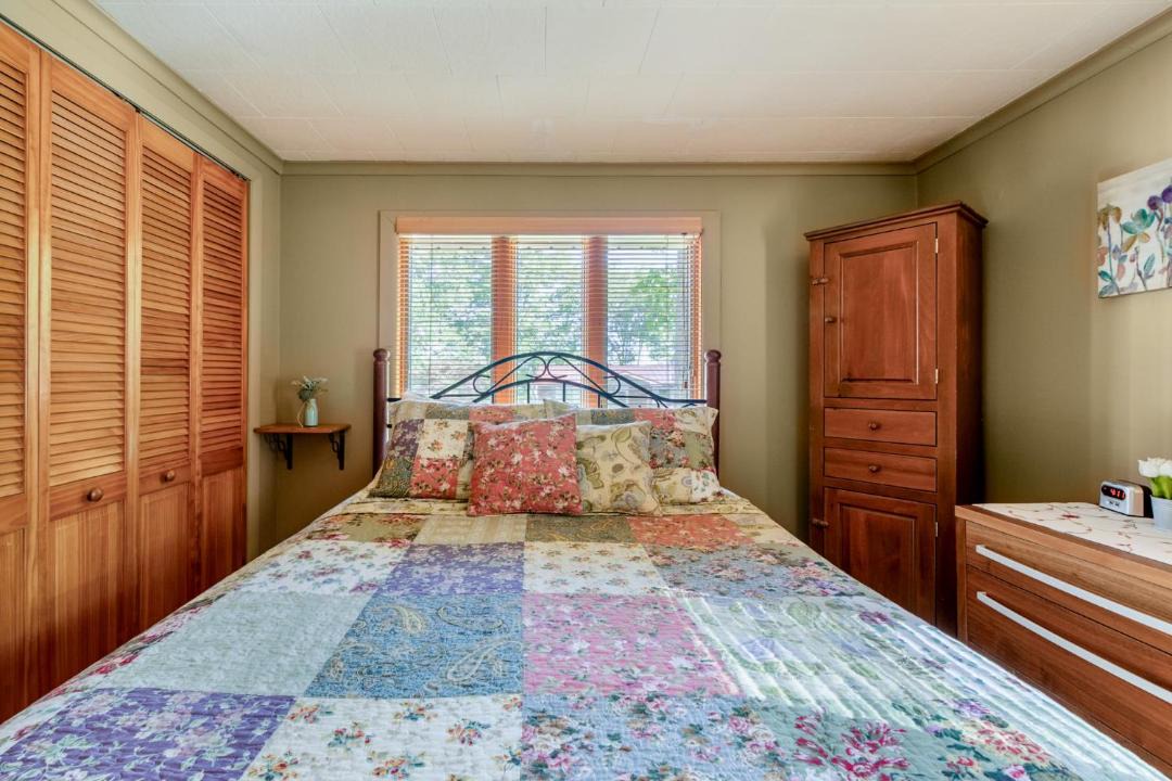 Photo of Bedroom in Lakeville