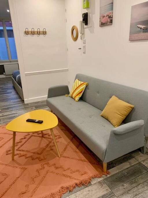 Photo of Livingroom in Saint-Martin-du-Littoral