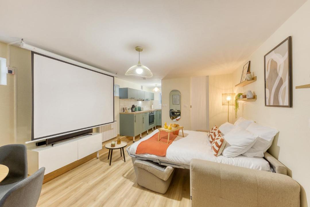 Photo of Others in Les Pavillons-sous-Bois