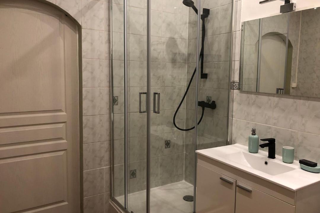 Photo of Bathroom in Retiers