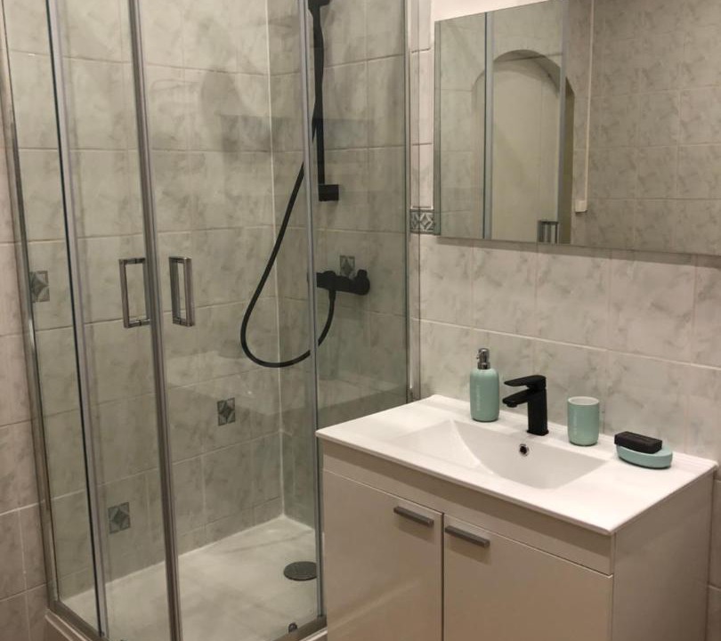 Photo of Bathroom in Retiers