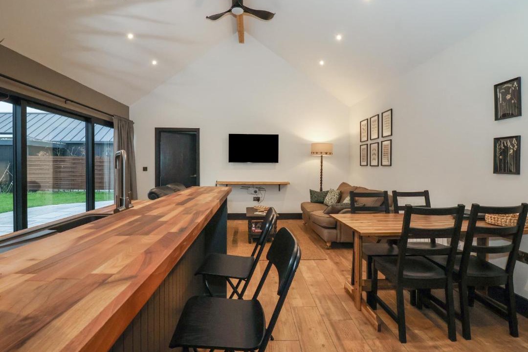 Photo of Others in Low Catton