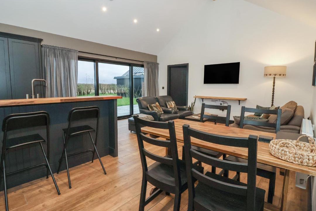 Photo of Others in Low Catton