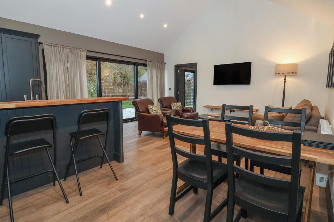 Photo of Others in Low Catton