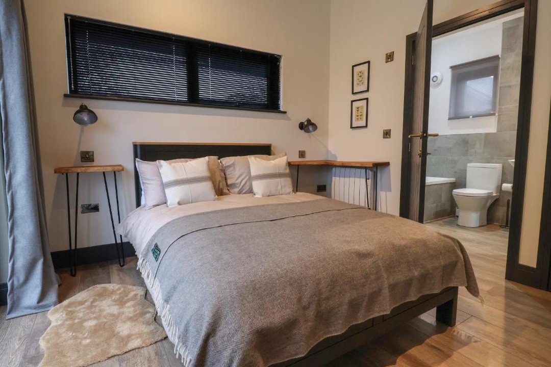 Photo of Others in Low Catton