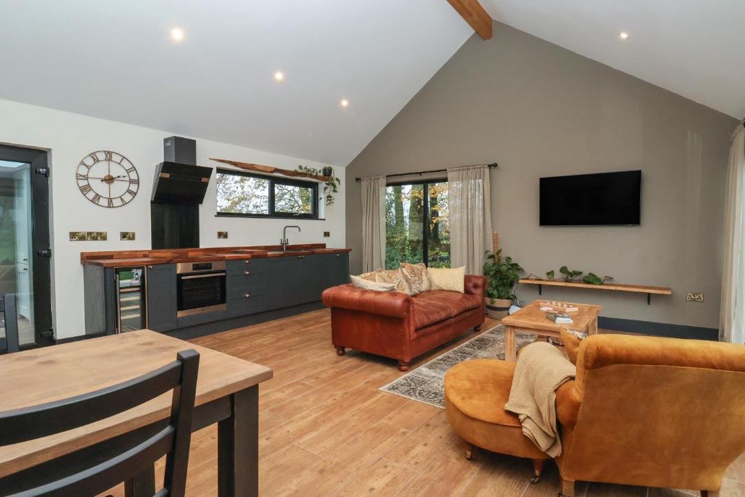 Photo of Others in Low Catton