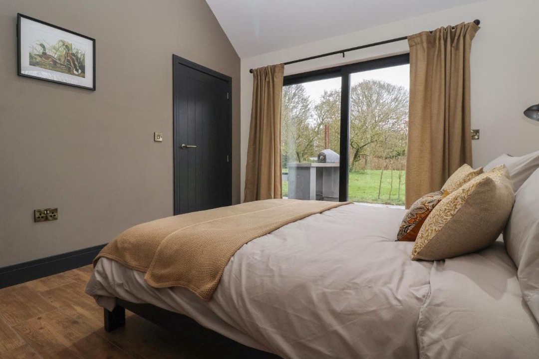 Photo of Others in Low Catton