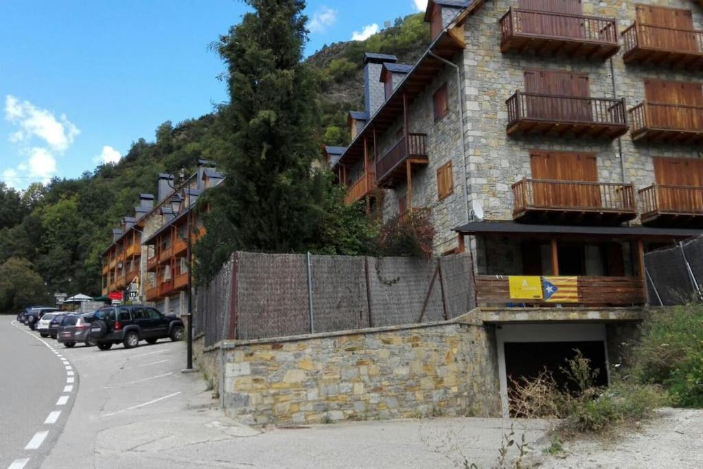 Photo of Buildings in Boi