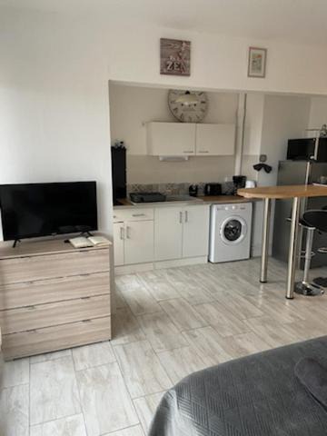 Photo of Others in Sens