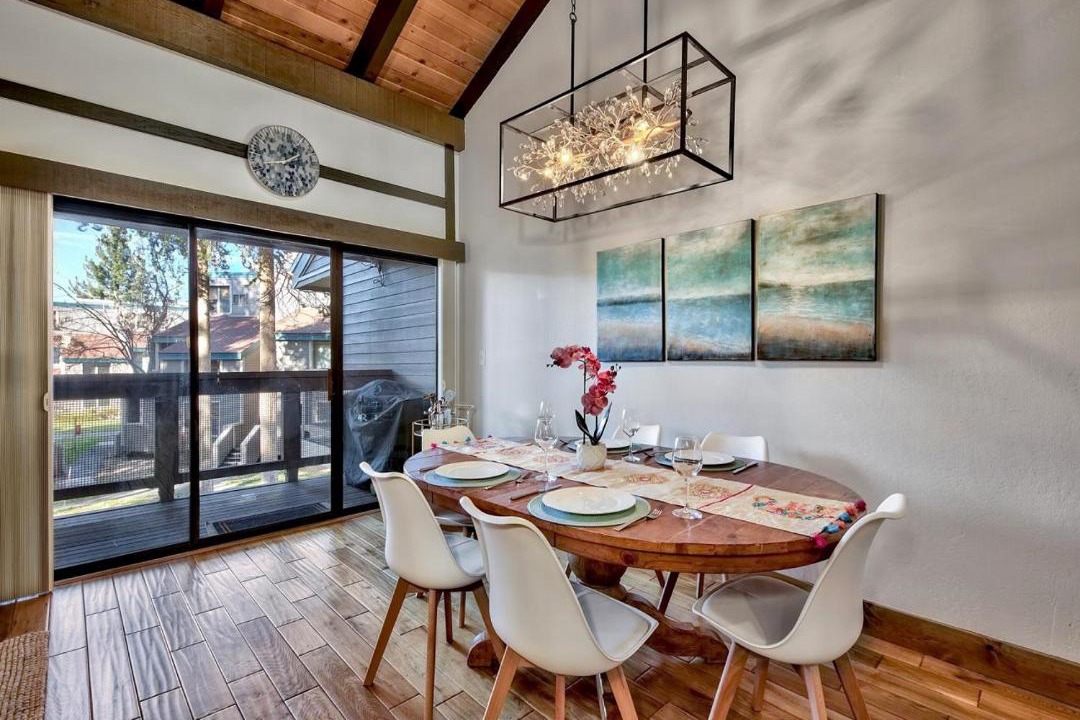 Photo of Livingroom in South Lake Tahoe