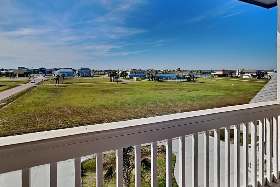 Photo of Patio Balcony in Terramar Beach