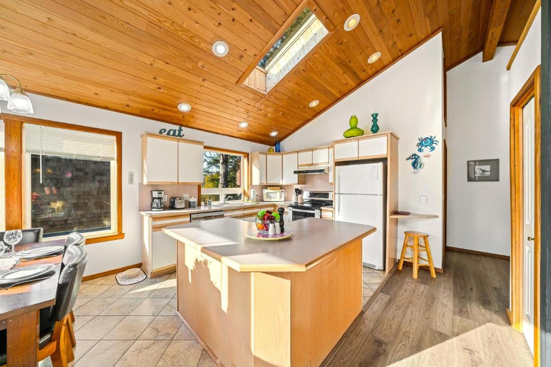 Photo of Kitchen in Manzanita
