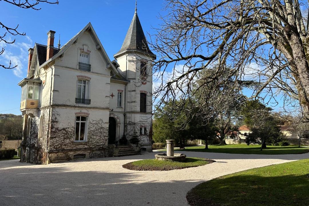 Photo of Others in Linars