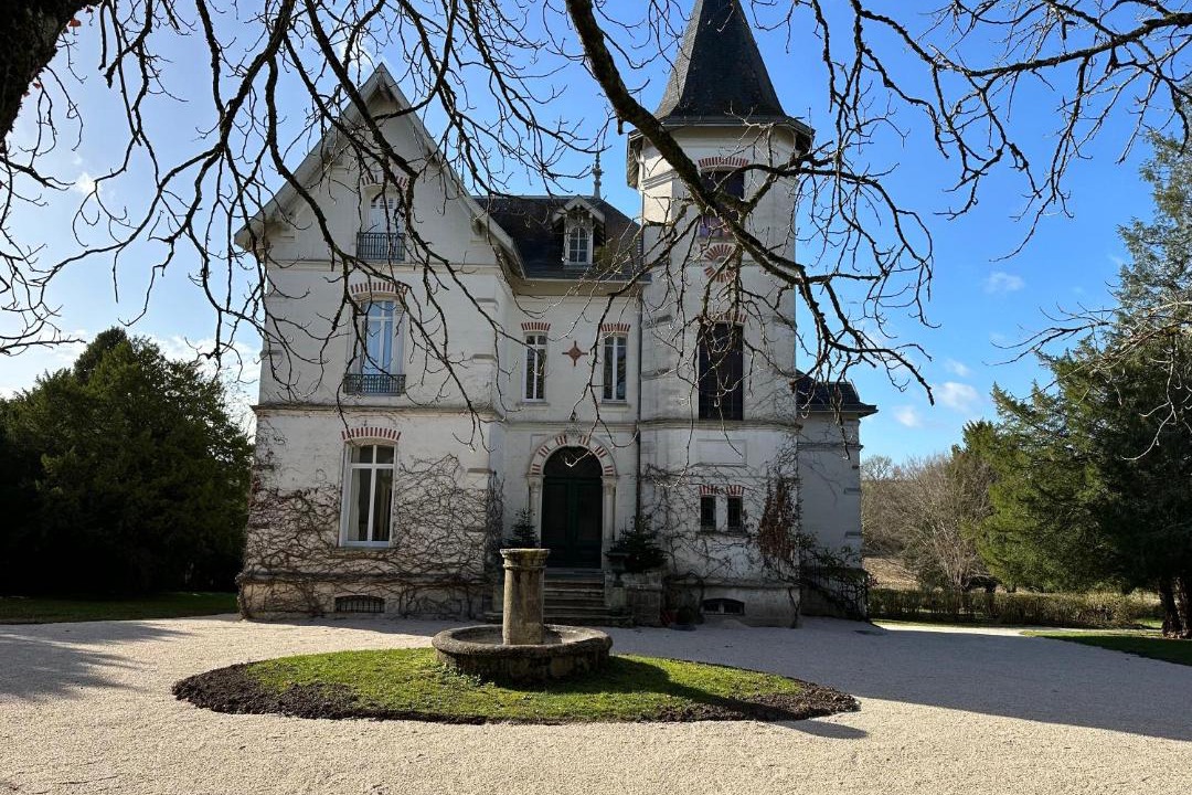 Photo of Others in Linars