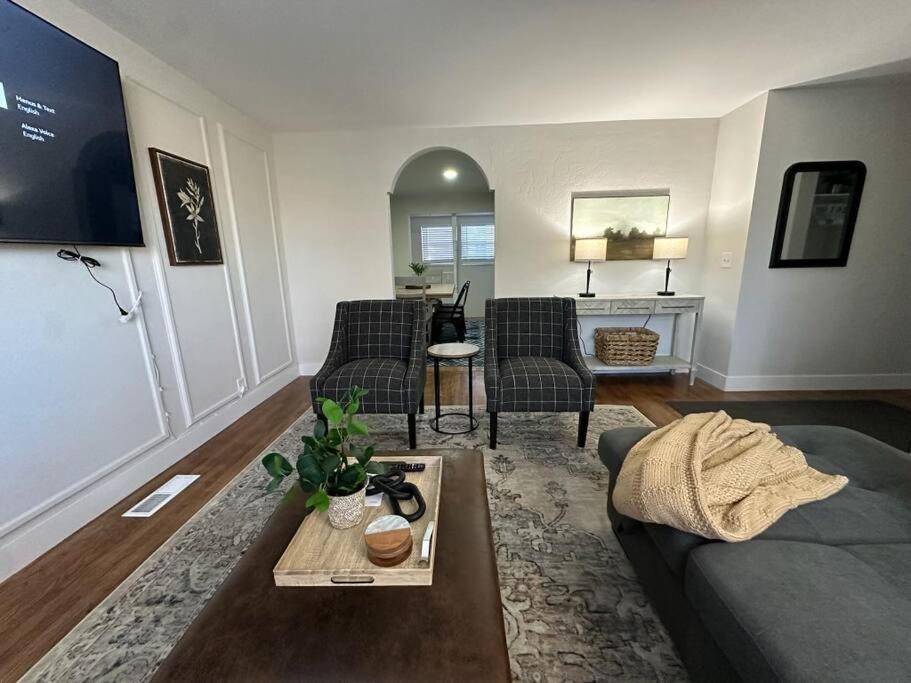 Photo of Livingroom in Taylorsville