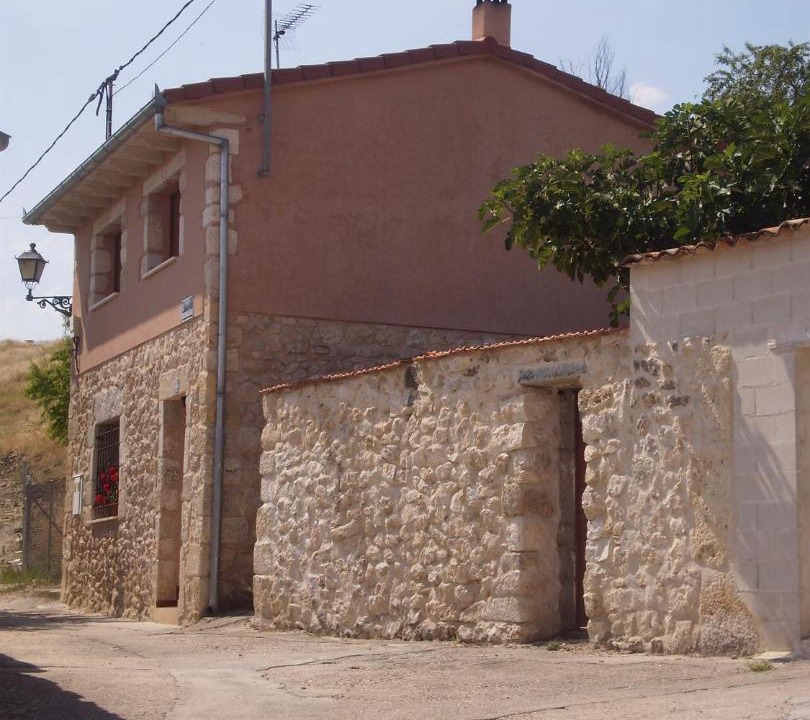 Photo of Buildings in Fuentiduena