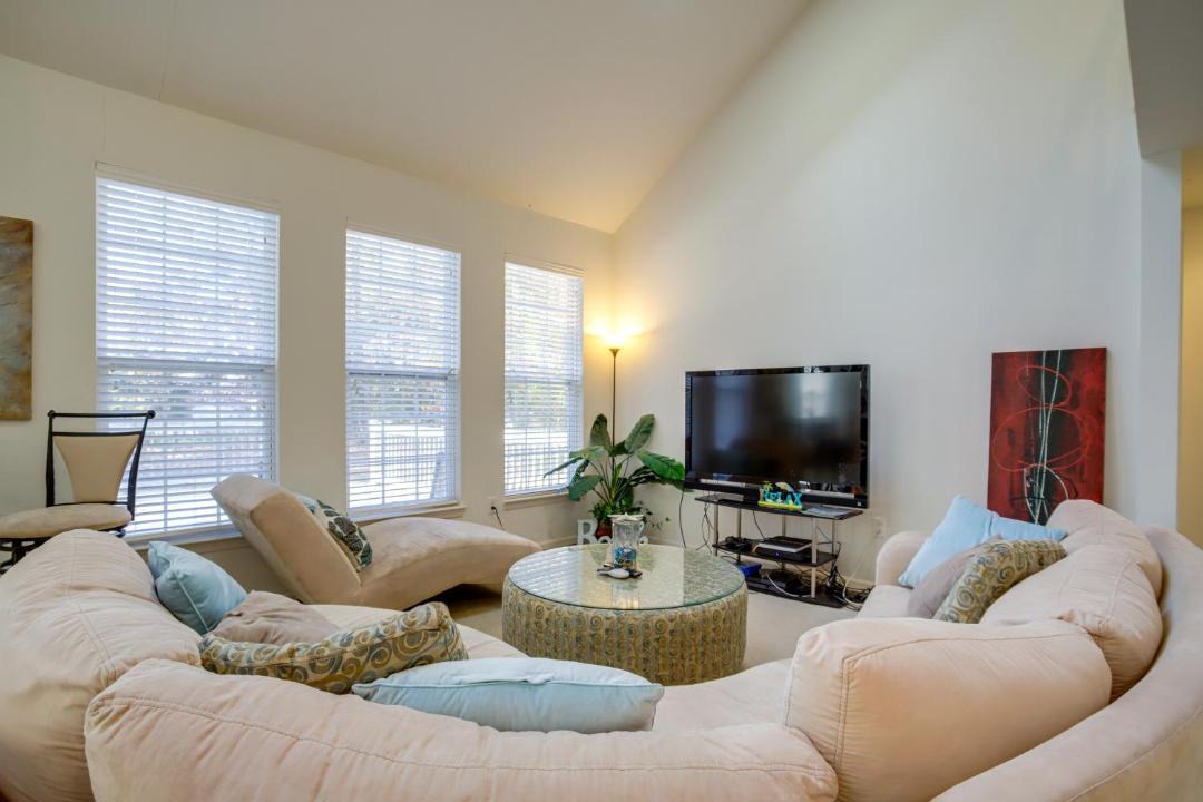 Photo of Livingroom in Captain's Cove