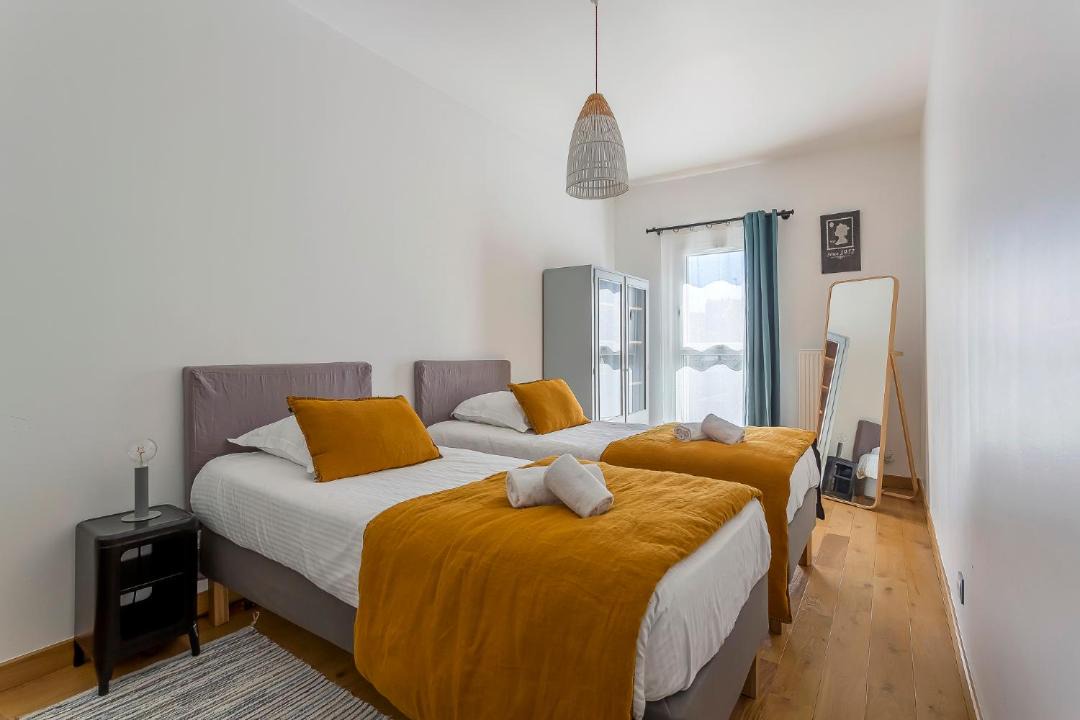 Photo of Others in Zola - Pressense