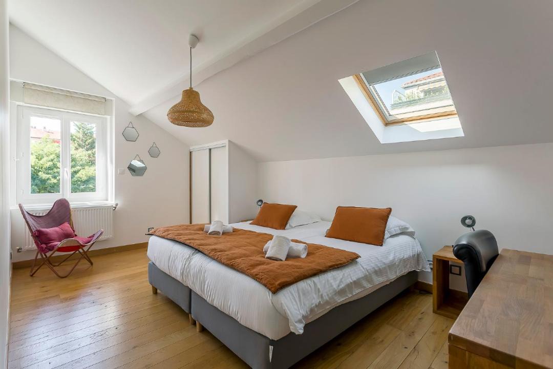 Photo of Others in Zola - Pressense