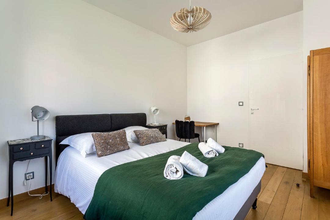 Photo of Others in Zola - Pressense