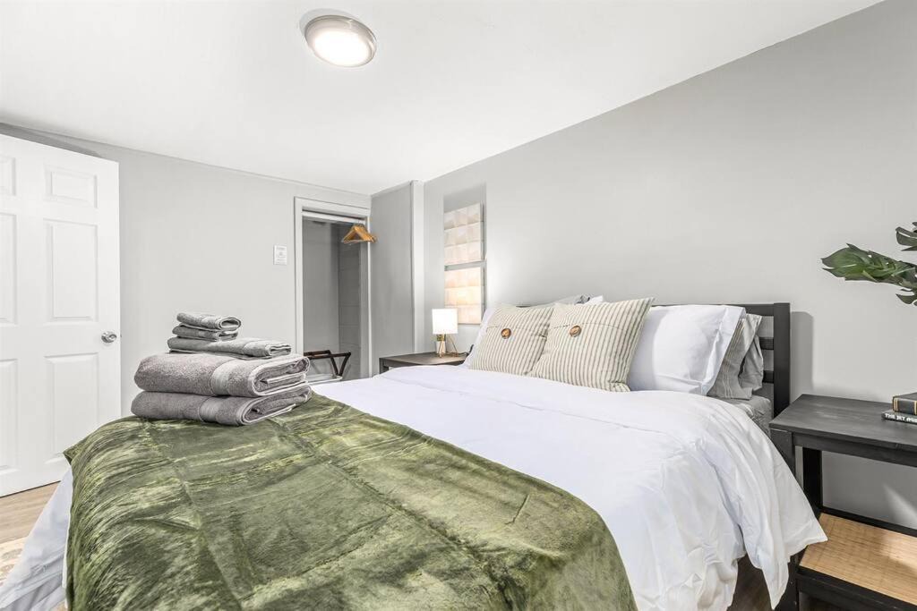 Photo of Bedroom in Hazel Park