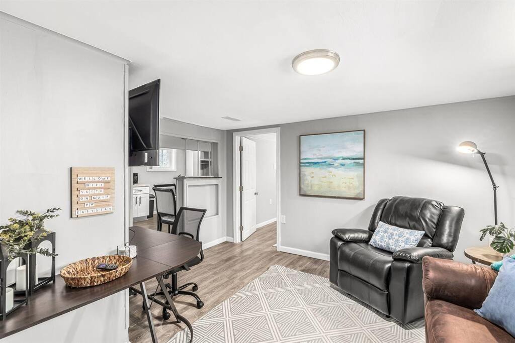 Photo of Livingroom in Hazel Park