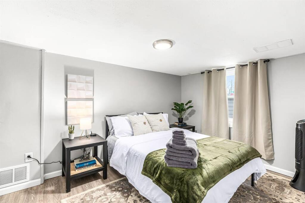 Photo of Bedroom in Hazel Park