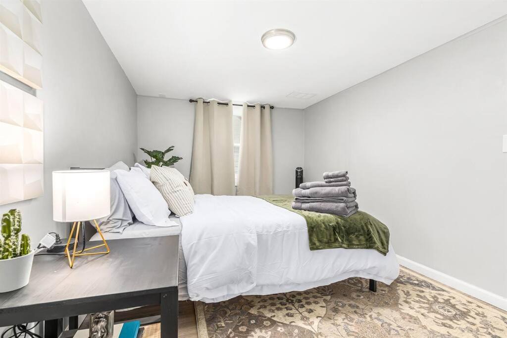 Photo of Bedroom in Hazel Park