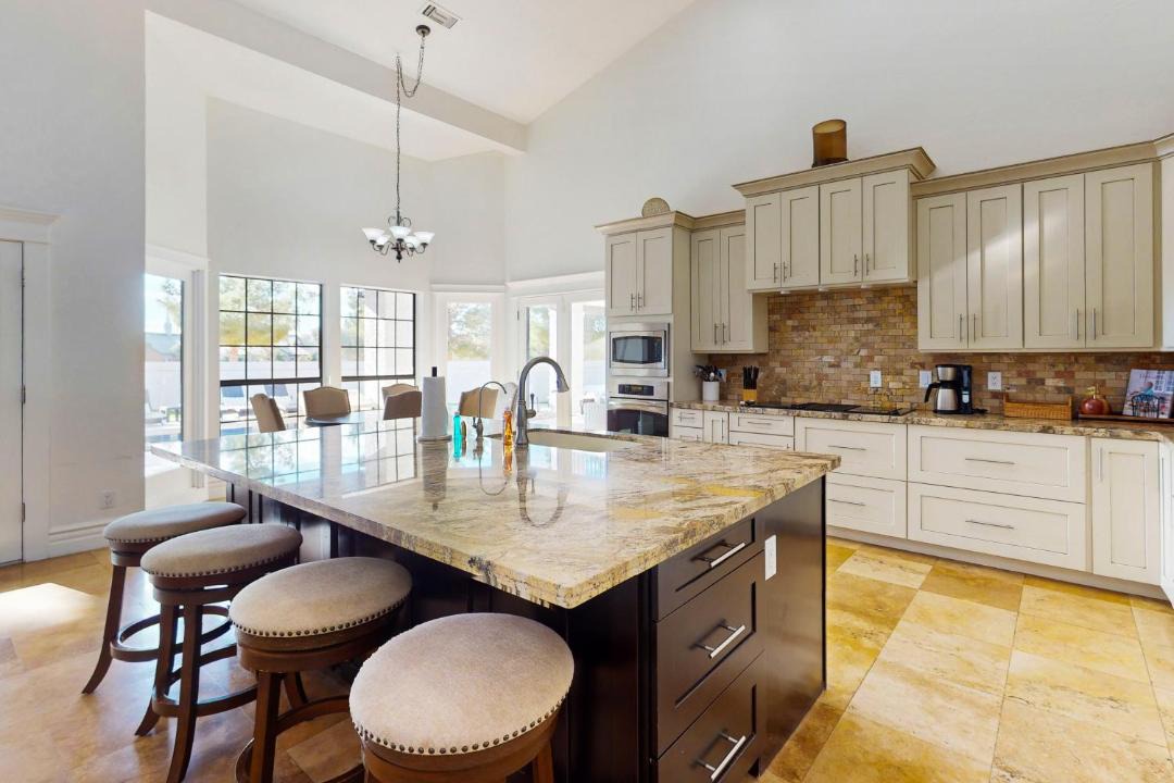 Photo of Kitchen in Estate Grove Valencia Est