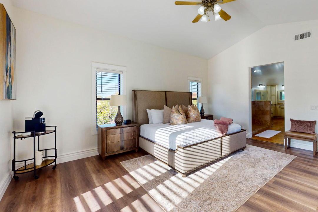 Photo of Bedroom in Estate Grove Valencia Est