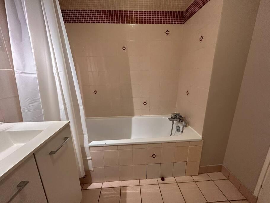 Photo of Bathroom in Gex