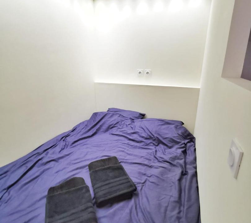 Photo of Bedroom in Lens