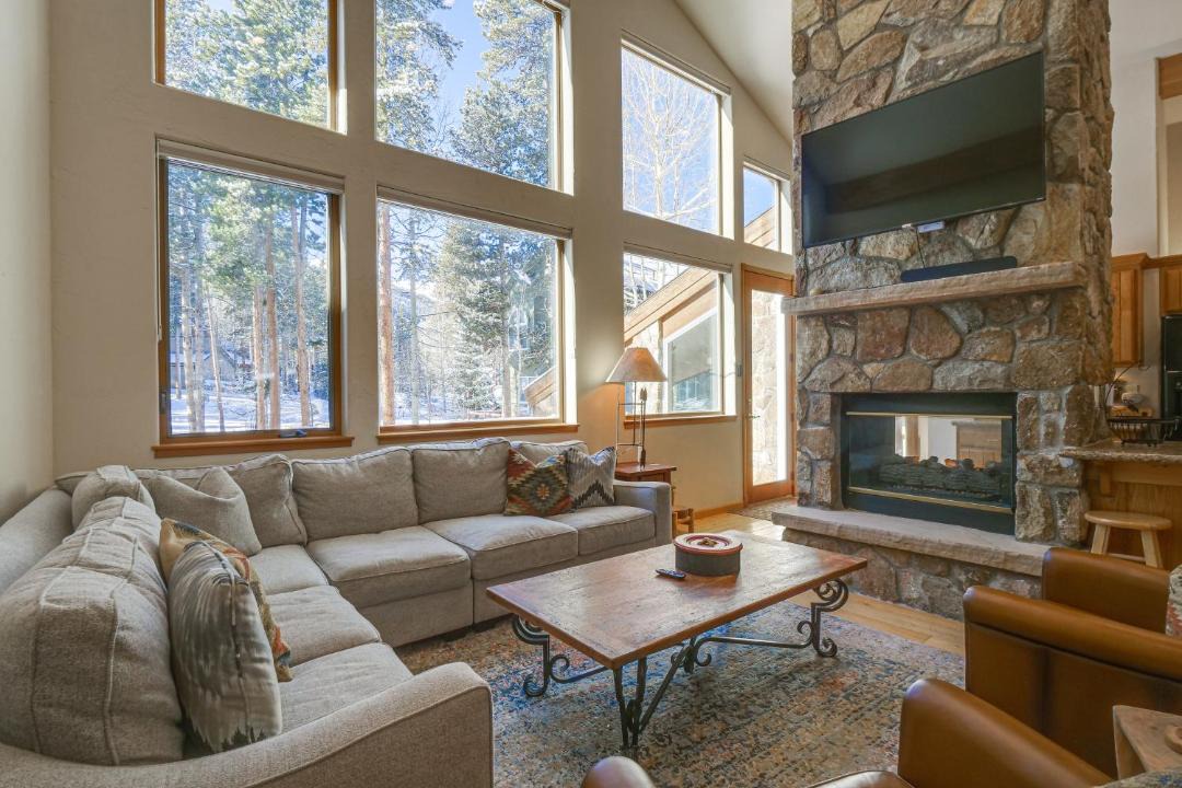 Photo of Livingroom in Warrior's Mark West