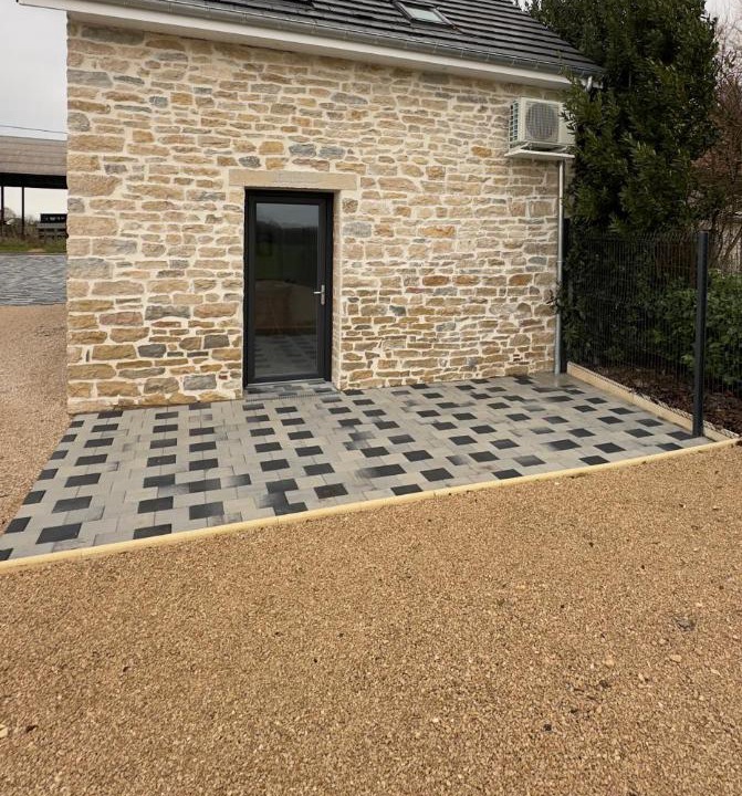 Photo of Buildings in Losne