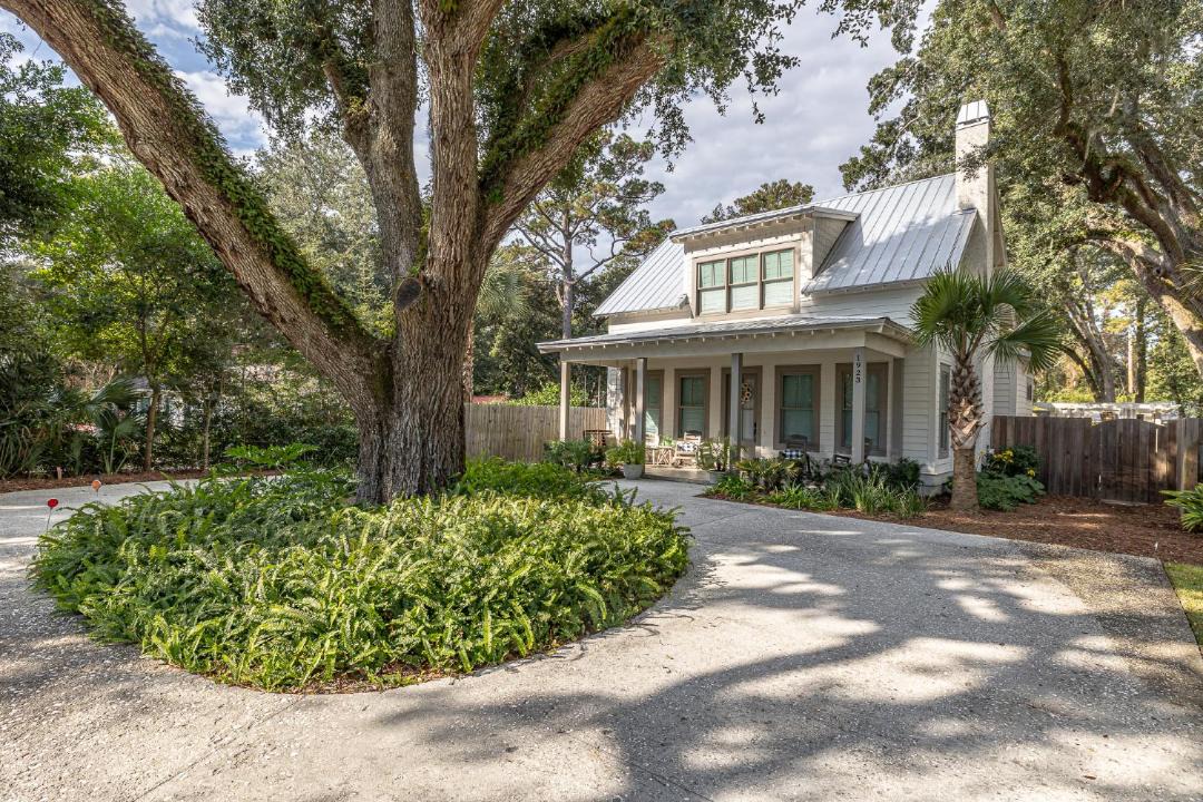 Photo of Others in Saint Simons Heights